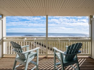 summerhouse5-8-balcony.jpg