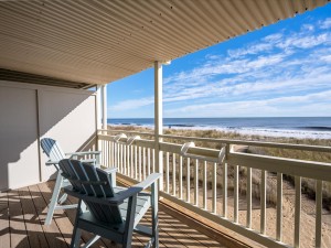 summerhouse5-9-second-floor-balcony.jpg