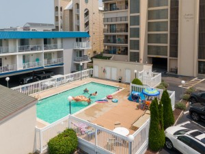 amberwaves-2d-pool.jpg