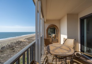 amberwaves503-4-balcony.jpg
