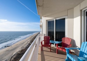 gateway1509cr-4-balcony-and-view.jpg