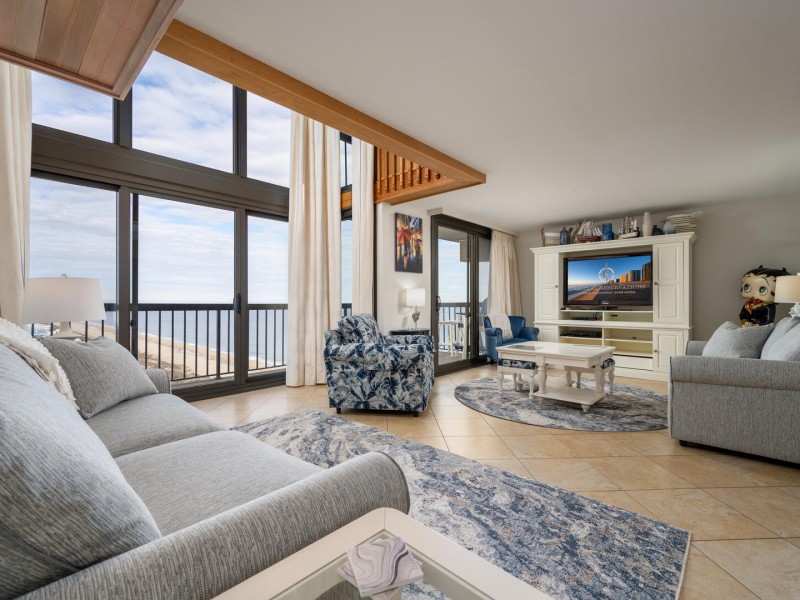 seawatch1905-11-living-area.jpg