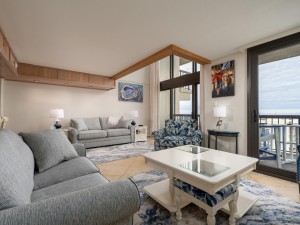 seawatch1905-13-living-area.jpg