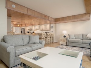 seawatch1905-19-living-area.jpg