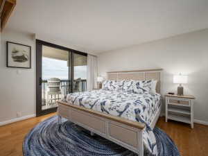 seawatch1905-26-primary-bedroom.jpg