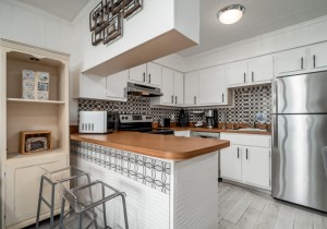 condesa302-13-kitchen.jpg