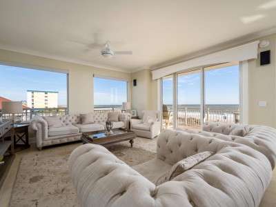 Gateway Grand  213