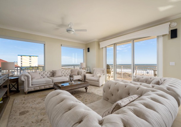 gateway213-13-living-area.jpg