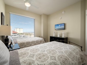 gateway213-19-bedroom-4.jpg