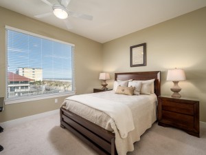 gateway213-21-bedroom-2.jpg