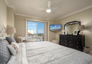 gateway213-24-primary-bedroom.jpg