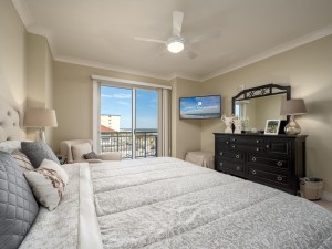 gateway213-24-primary-bedroom.jpg