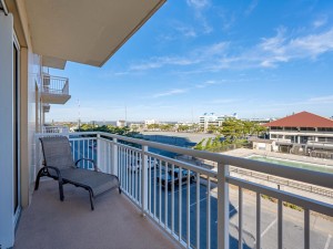 gateway213-6-balcony.jpg