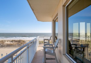 gateway213-7-balcony.jpg