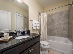 broadmarsh119e-21-upstairs-hall-bath.jpg