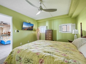 carousel1411-24-bedroom-2.jpg
