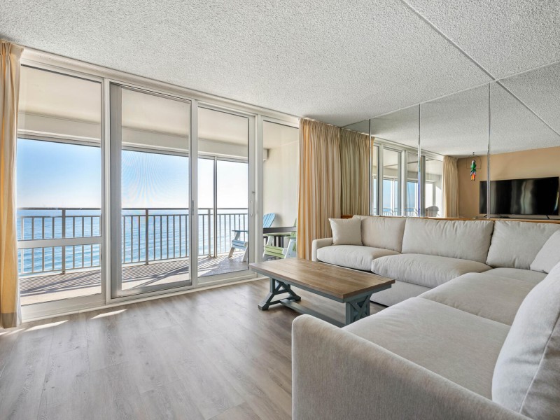 carousel1411-9-living-area.jpg