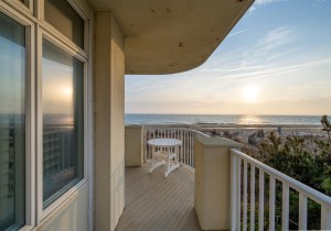beachhouse101-10-balcony.jpg
