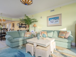 beachhouse101-20-living-area.jpg