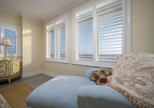beachhouse101-23-primary-bedroom.jpg