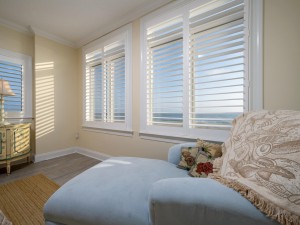 beachhouse101-23-primary-bedroom.jpg