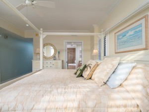 beachhouse101-24-primary-bedroom.jpg