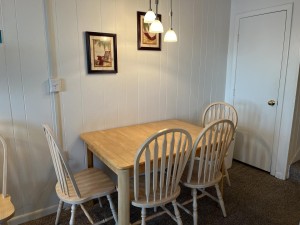 el-capt-405-dining-area-2.jpg