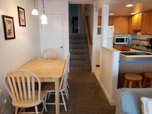 el-capt-405-dining-area.jpg