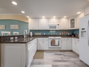 adagio307-10-kitchen.jpg