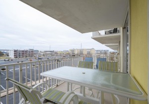 adagio305-13-balcony.jpg