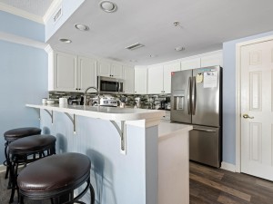 casadelmar103-10-kitchen.jpg