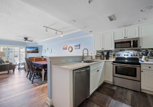 casadelmar103-8-kitchen.jpg