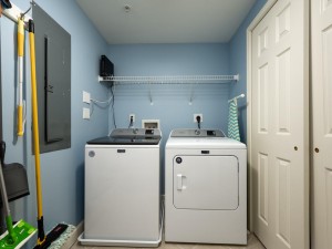 casadelmare103-23-laundry.jpg