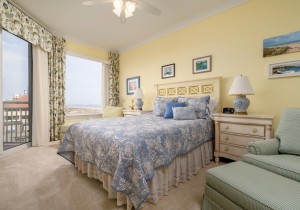 gateway214-15-primary-bedroom.jpg