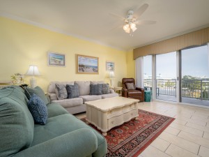 gateway214-6-living-area.jpg