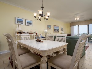 gateway214-8-dining-area.jpg