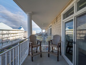 seasideretreat401-17-balcony.jpg