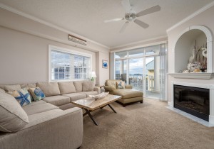 seasideretreat401-2-living-area.jpg