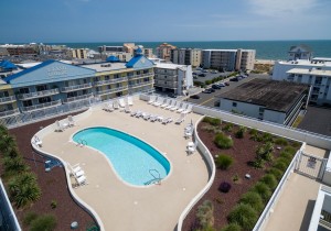 seasideretreat406-31-rooftop-pool.jpg