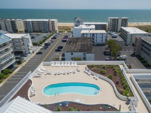 seasideretreat406-32-rooftop-pool.jpg