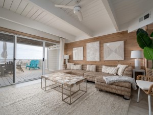 beachwalk7-17-living-area.jpg