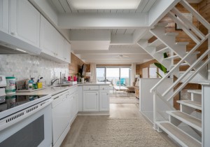 beachwalk7-19-kitchen.jpg
