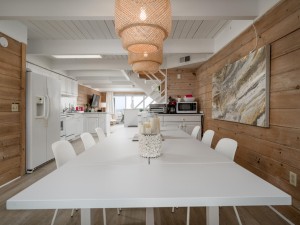 beachwalk7-20-dining-area.jpg