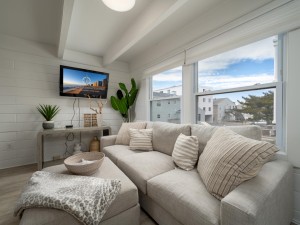 beachwalk7-21-living-area-2.jpg