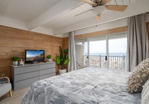 beachwalk7-27-bedroom-1.jpg
