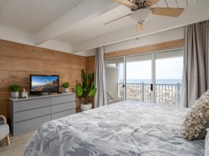 beachwalk7-27-bedroom-1.jpg