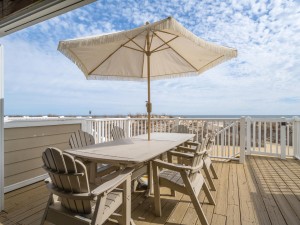 beachwalk7-4-lower-deck.jpg
