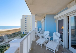 carlye301-5-balcony.jpg