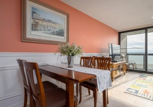 goldensands518-11-dining.jpg