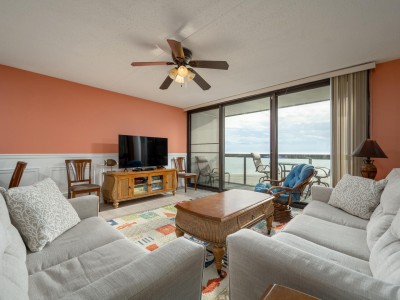 goldensands518-6-living-area.jpg